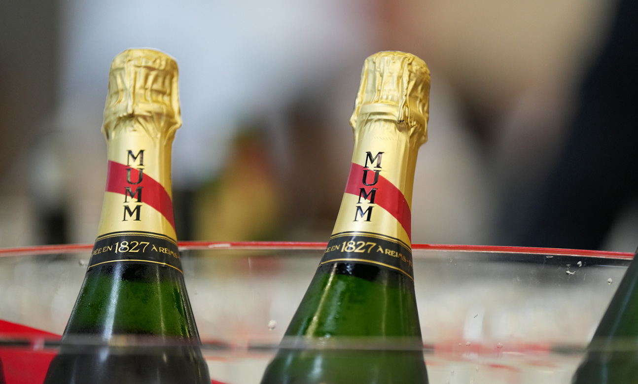 999be34f7e30-6082_exphotel_artiste_associe_photographes_bordeaux_20112023-2-.JPG